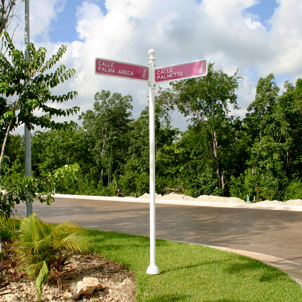 irl-residential-street-signage-pole-03