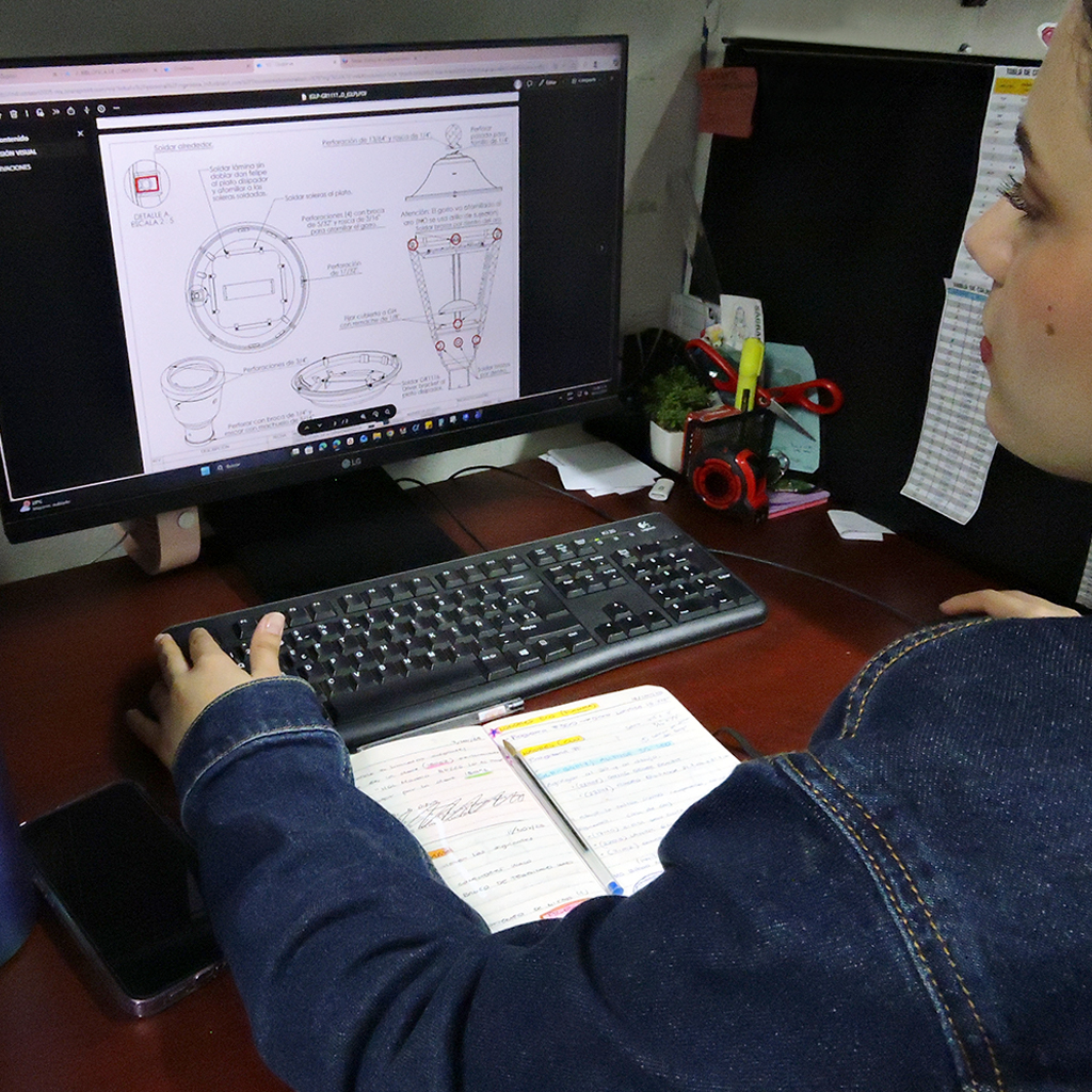 Product Design and Engineering • Industrias RL